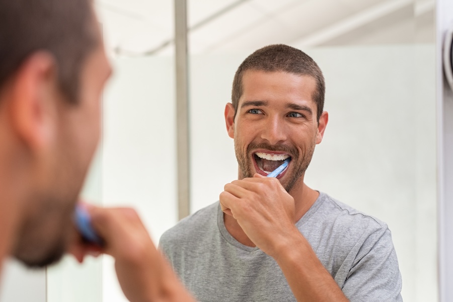 brush teeth in the morning, morning brushing routine, when to brush teeth, brushing before breakfast, brushing after breakfast, Villa Vista Dental, dentist in Elk Grove CA, dental tips, oral health routine